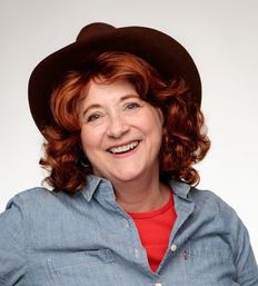Marianne Phinney as Molly Ivins